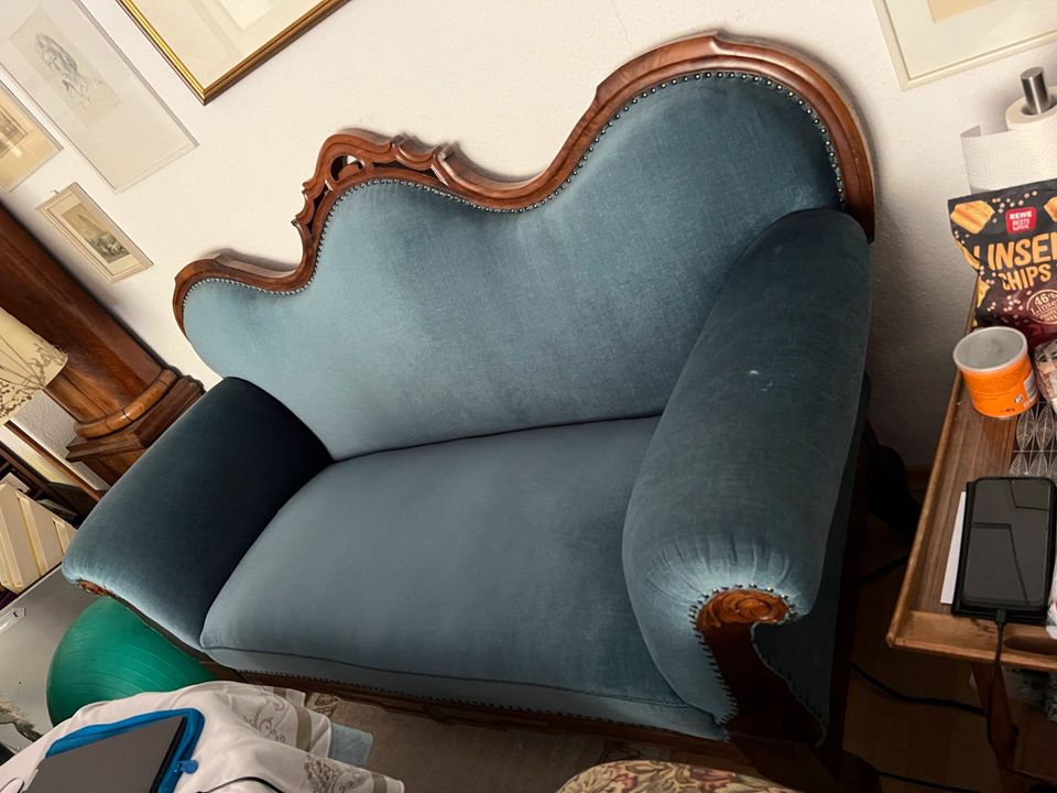 Antikes Sofa zu verkaufen in Kiel