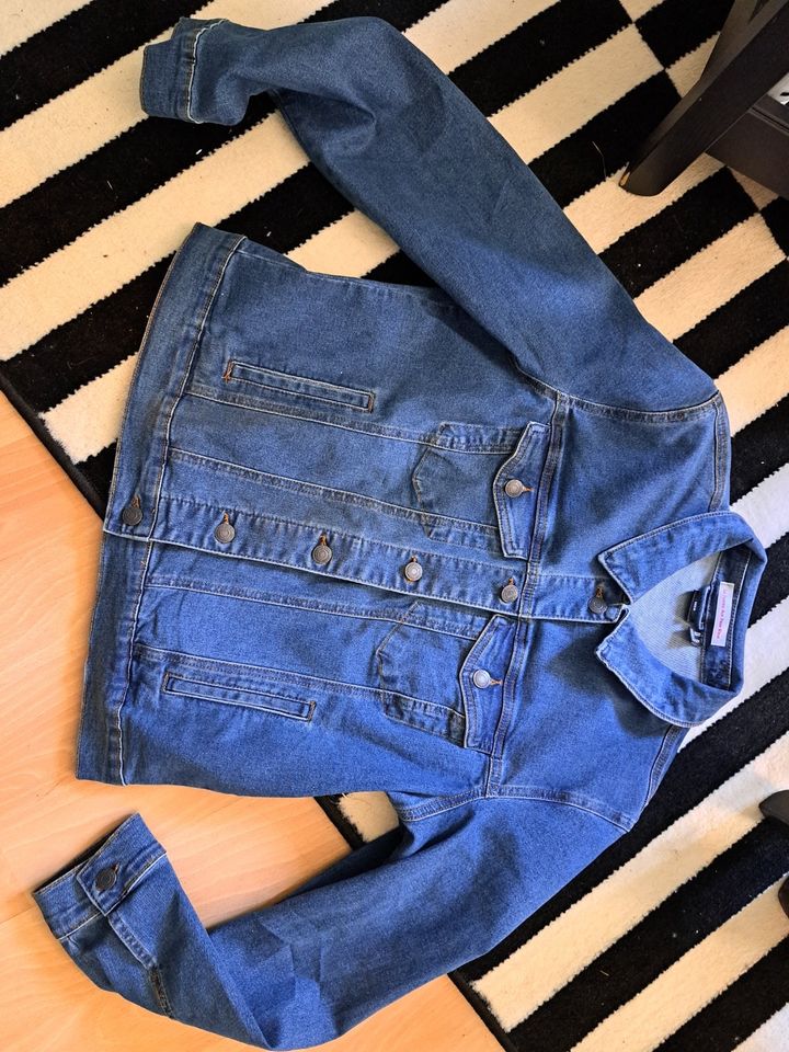 *Unikat* Upcycling Vero Moda Jeansjacke Damen blau Jacke Größe 42 in Germering