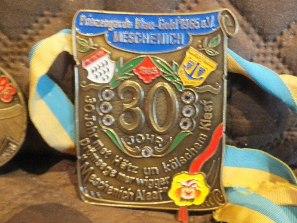 2 Karnevalsorden 1993/95 Prinzengarde Meschenich / Köln in Stuhr