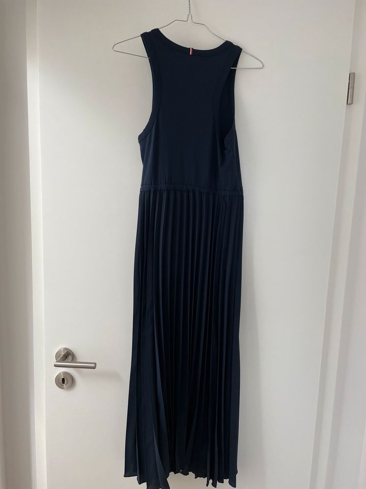 Kleid Maxikleid Plissee Tommy Hilfiger Größe XS in Waiblingen