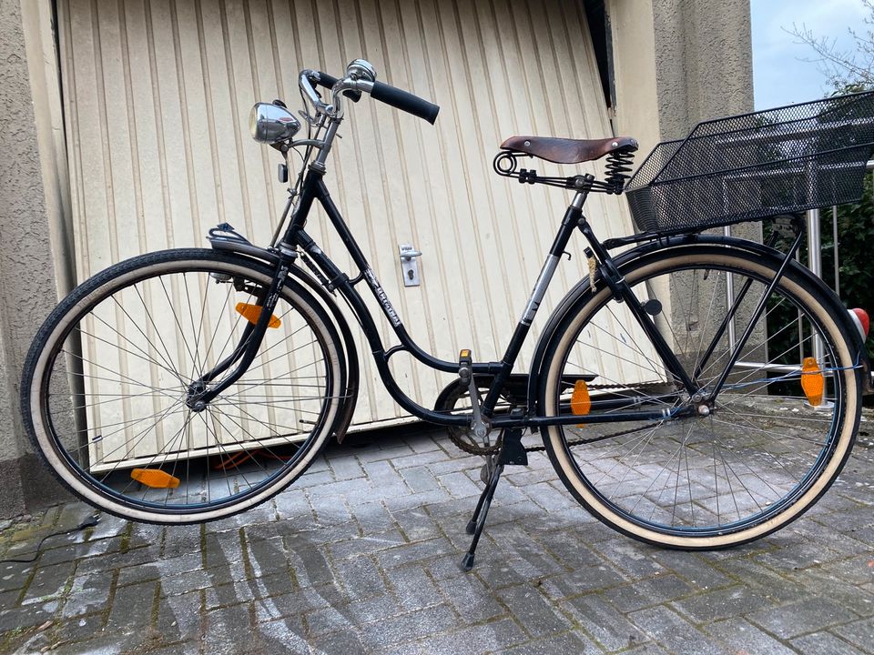 Wunderschönes Fahrrad 26/28 Zoll leichtgängig Vintage in Vlotho