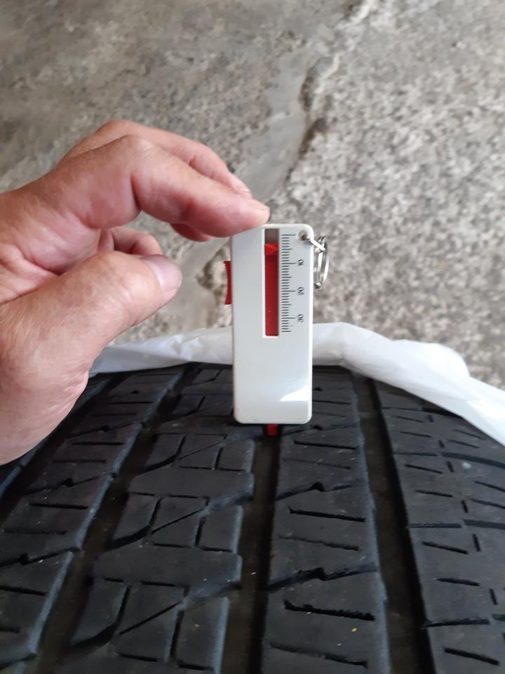 4 gebrauchte Reifen 285/45 R 22, 5mm Profil v. Cadillac Escalade in Solms
