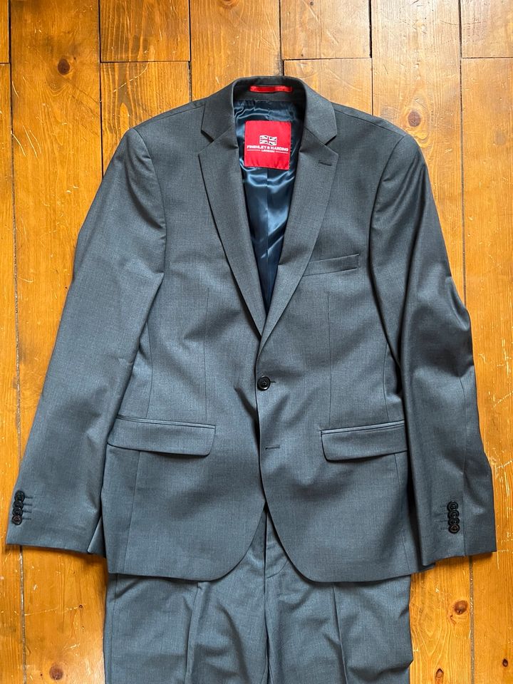 Finshley & Harding Anzug Grau Größe 46 Kombianzug Hose Jacket in Bielefeld