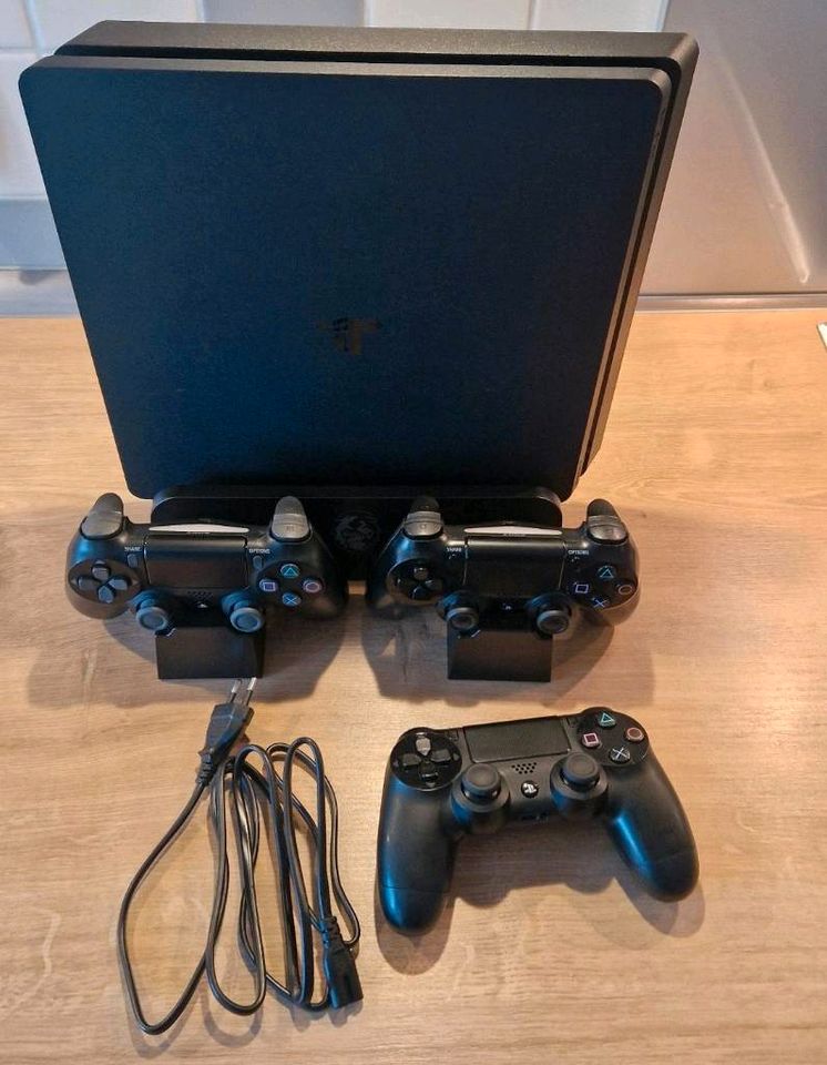 Playstation 4 PS4 3 Controller und Zubehör Top Zustand in Landshut