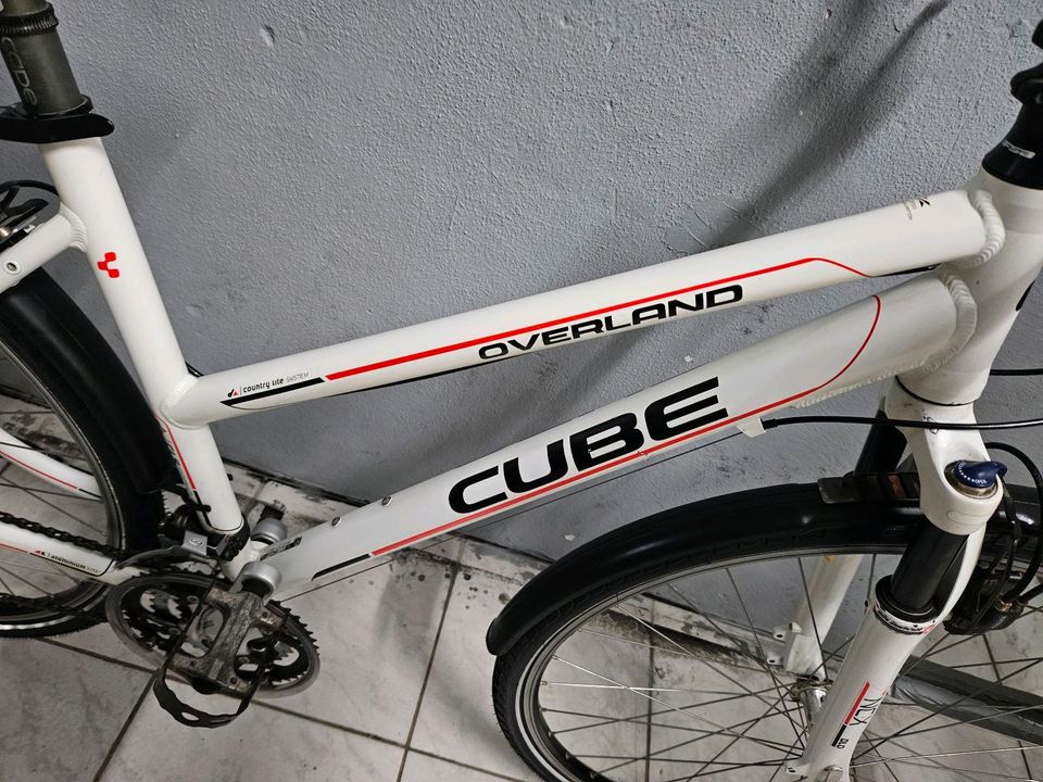 CUBE CURVE 28 Zoll Hydr.Bremse Fahrrad Crossbike in Augsburg