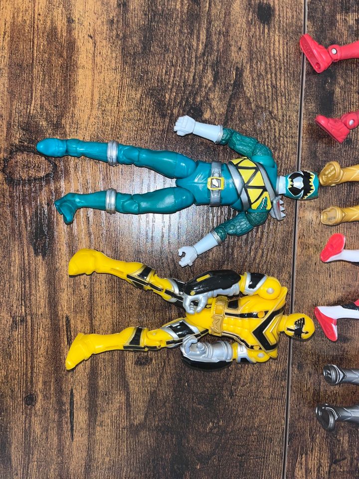 Actionfiguren Powerrangers 90er Jahre in Bornheim