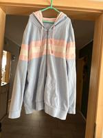 Verkaufe diese Sweatjacke in hellblau Niedersachsen - Rhauderfehn Vorschau