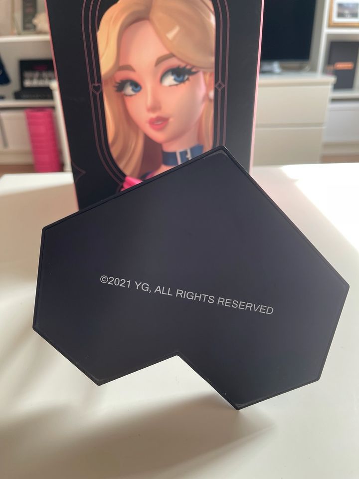 Blackpink Rosé Collectible Figur in Bischofsheim