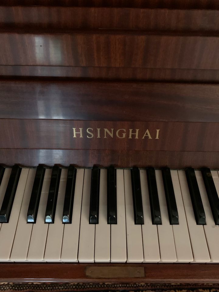 Hsinghai Klavier sucht neues Zuhause! in Hamburg