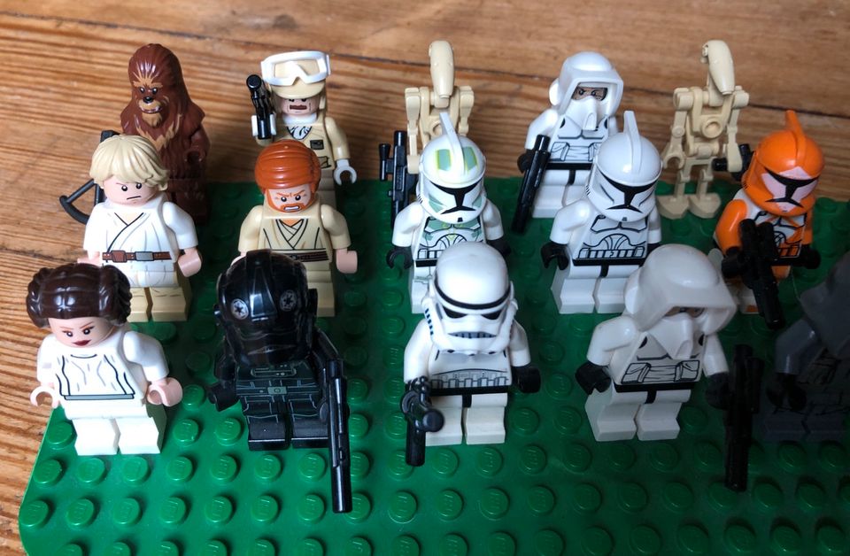 Lego Star Wars 17 Figuren in Berlin