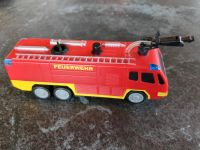Feuerwehr Fahrzeug spritzt Wasser Bayern - Buch Vorschau