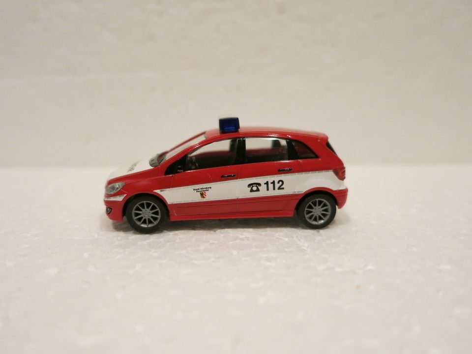 Herpa 047753 Mercedes Benz B-Klasse ELW Feuerwehr Nürnberg 1:87 in Herten