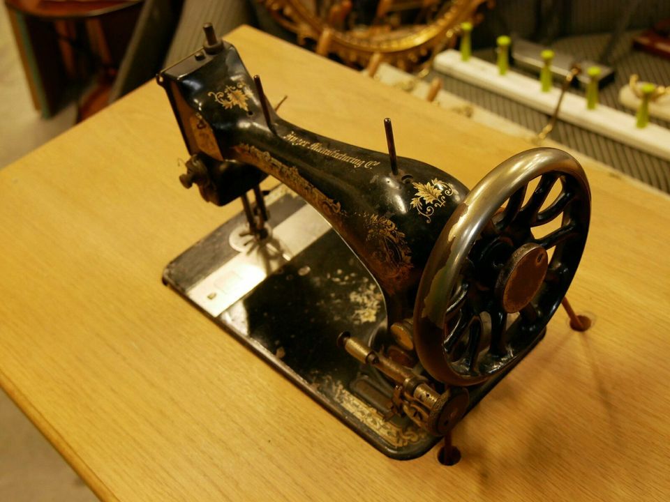 Alte Nähmaschine - Singer - Nähmaschinentisch Antik - 1850 in Münster  (Westfalen) - Hiltrup | eBay Kleinanzeigen ist jetzt Kleinanzeigen