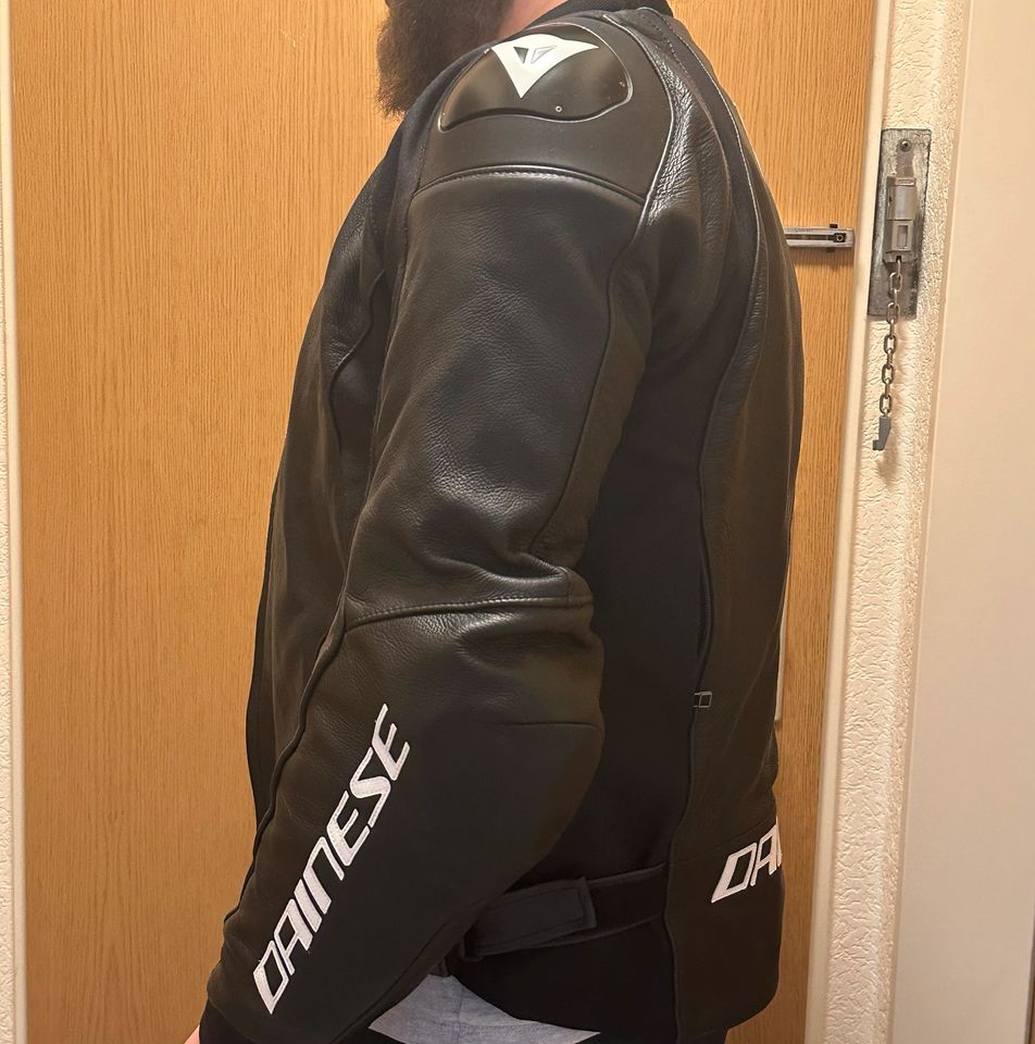 Dainese Lederjacke / Motorradjacke Gr. 54 Pro fit in Köln