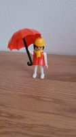 Playmobil Figur Frau mit Regenschirm Bayern - Pegnitz Vorschau