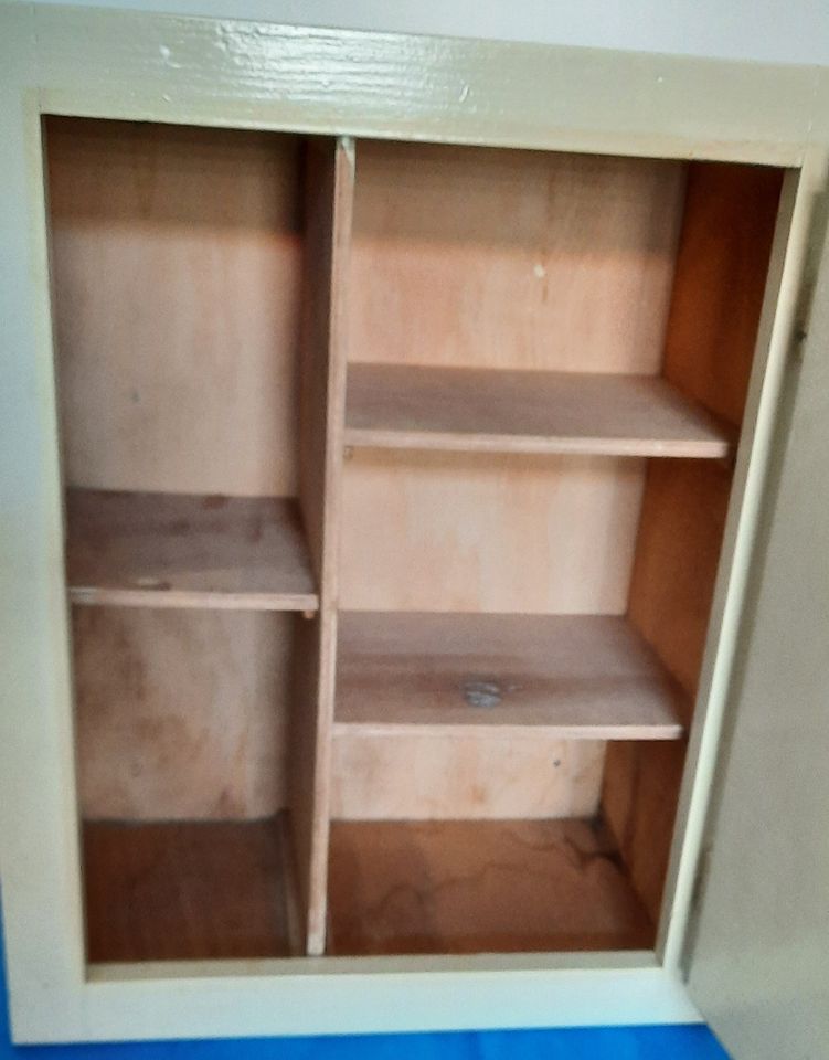 Alter Apothekenschrank - Schränkchen - mit Schlüssel in Barth