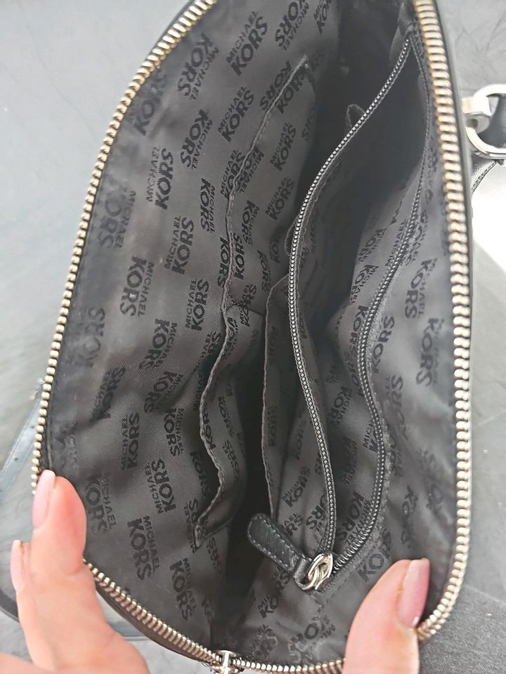 Michael Kors Handtasche in Düsseldorf