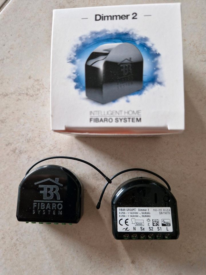 Fibaro System Dimmer 2 Z-Wave Plus FGD-212 ZW5 v3.4 in Ober-Ramstadt