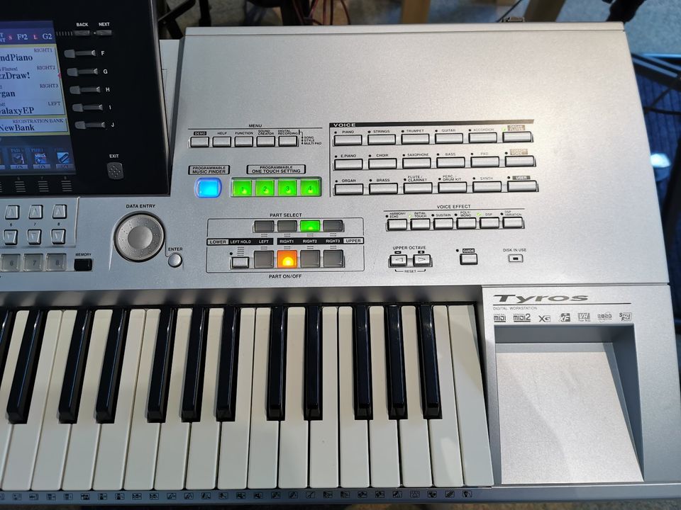 Keyboard Yamaha Tyros 1 - Workstation in Kirchlinteln