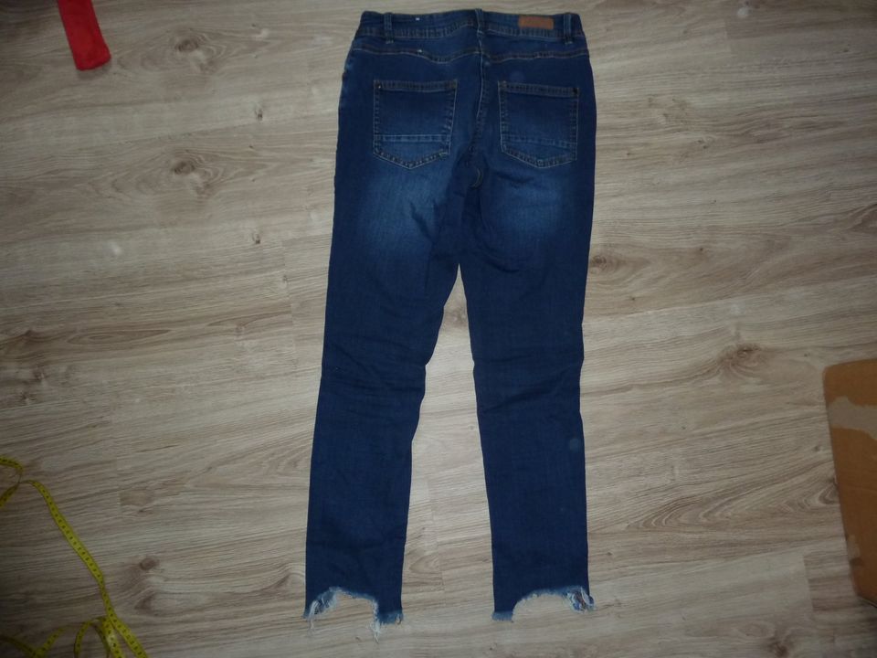 Gina Benotti, Jeans Hose, Gr 40, gewollte ausgefranste Fussenden in Wegberg