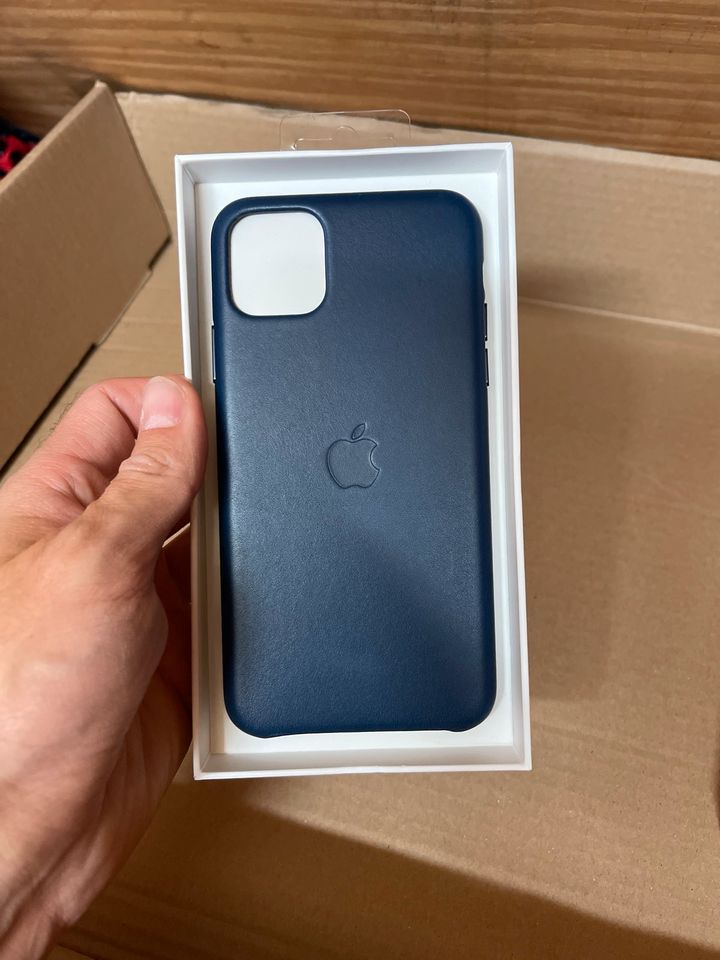 iPhone 11 Max Leder Case Midnight Blue in Weyhe