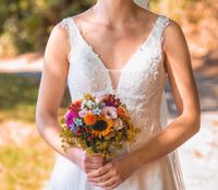 Brautkleid A-Linie Jarice Hochzeitskleid Spitze Blumen Schleppe München - Allach-Untermenzing Vorschau