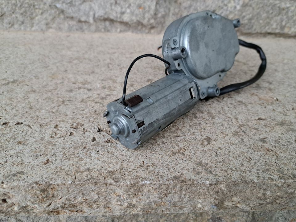 VW Scirocco Heckwischer Motor 533955713C in Nordheim am Main