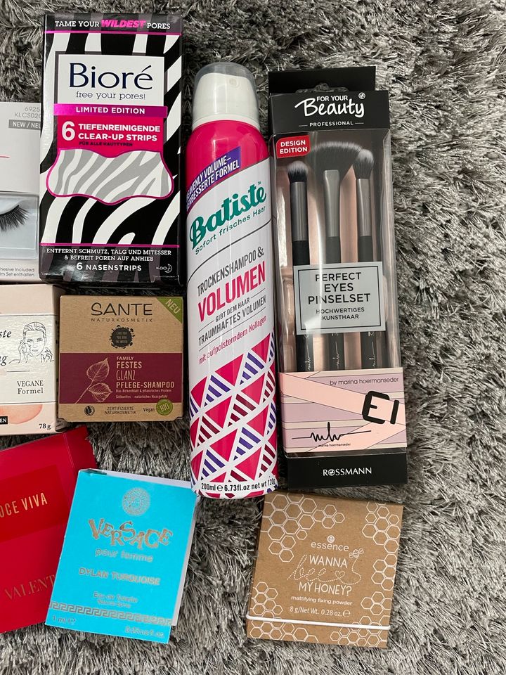 Beautypaket, Invisibobble, Sante, Sleek, KISS, eos, N.A.E, Pinsel in Meitingen