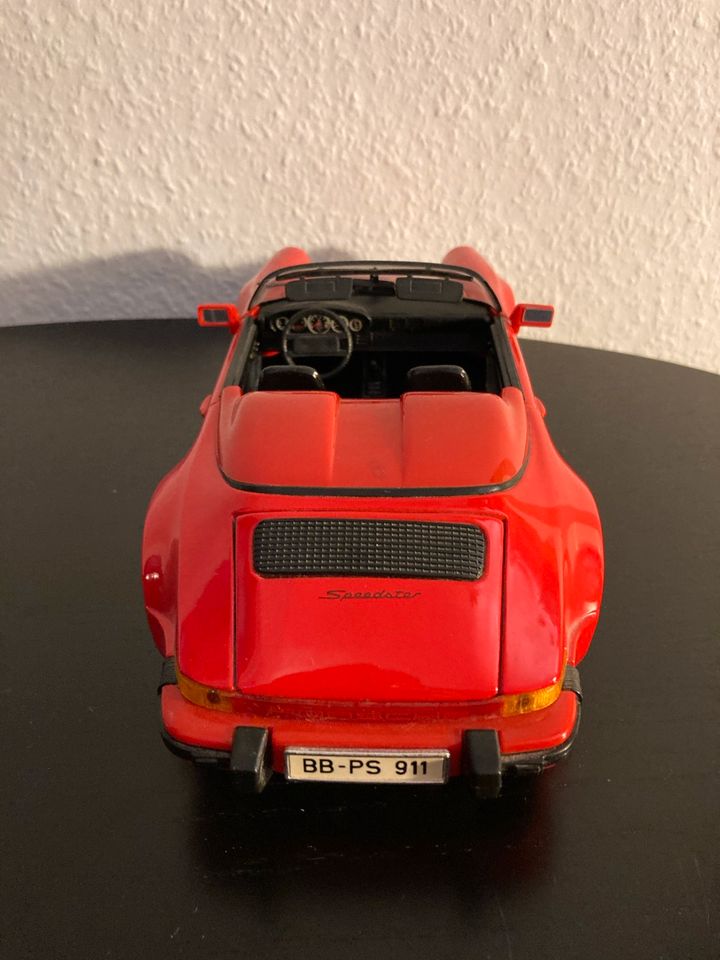 Porsche Speedster 1989 rot Maisto 1:18 in Frankfurt am Main