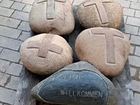 Grabstein Gedenkstein Granit mit Kreuz Tierbestattung Ruhestätte Bayern - Grettstadt Vorschau