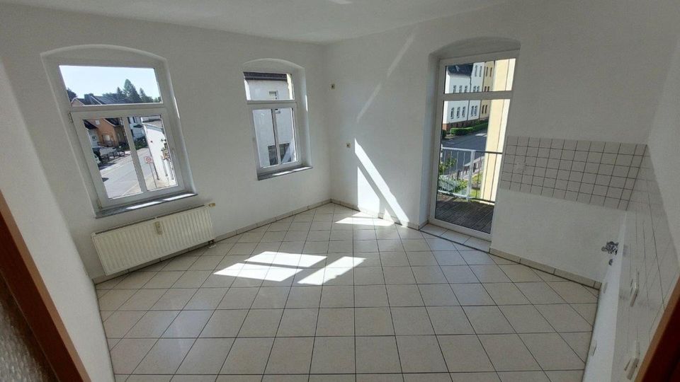große 2 Raum Wohnung mit Balkon in Zwickau