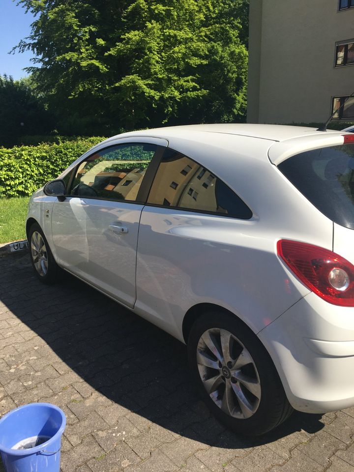 Opel Corsa D    37700 km. in Ulm