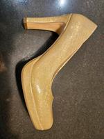 Pumps von Tamaris Gr.38 in goldfarben Niedersachsen - Sarstedt Vorschau