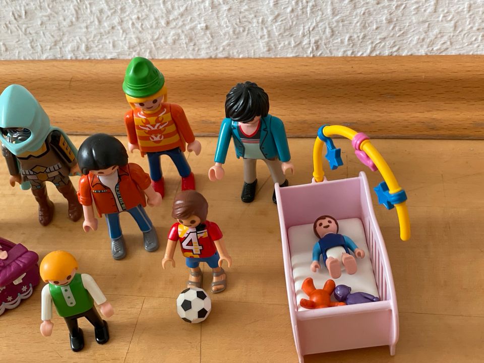 12 Playmobil Figuren Kind Baby wiege Mann Frau in Hannover