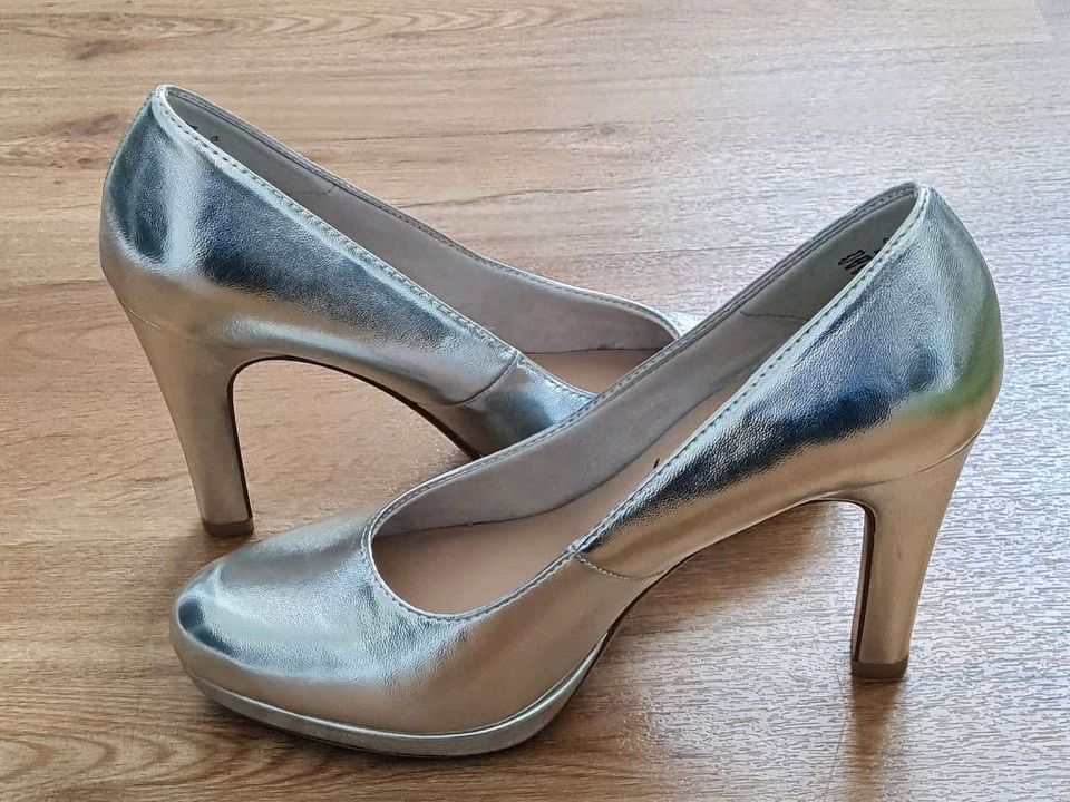 Tamaris Pumps/High Heels, Silber, Gr. 38 in Wiesbaden