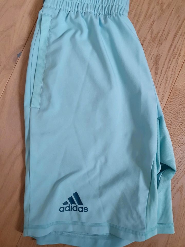 Adidas Tennishose Gr. XS  Shorts Tennis in Bad Schwartau