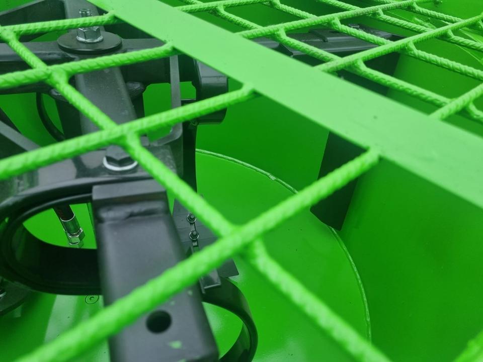 Zwangsmischer Betonmischer 1000 L Hydraulisch Mixer Blender in Berlin