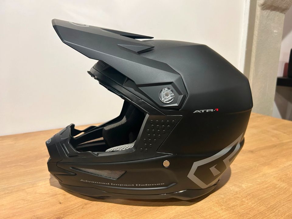 6D Helm ATR-1 Schwarz XL - NEU in Hermannsburg