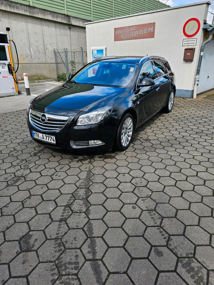 Opel insignia A SPORT TOURER in Frankfurt am Main