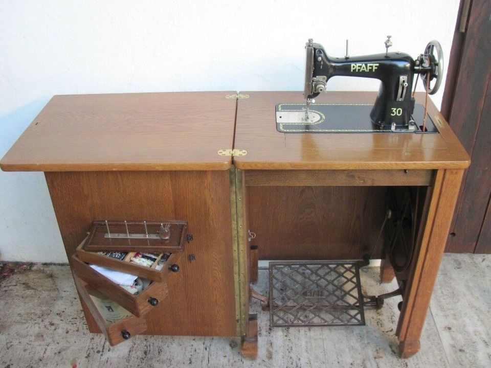 Pfaff-Nähmaschine aus den 50er Jahren, voll funktionstüchtig in München