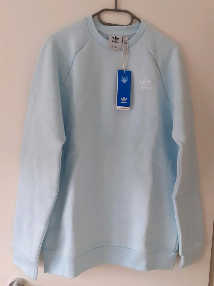 1  Adidas  sweatshirt original  neu  größe M in Gelsenkirchen