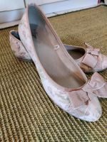 Damen Schuhe 39(40) Blumen rosé Nordrhein-Westfalen - Bergheim Vorschau