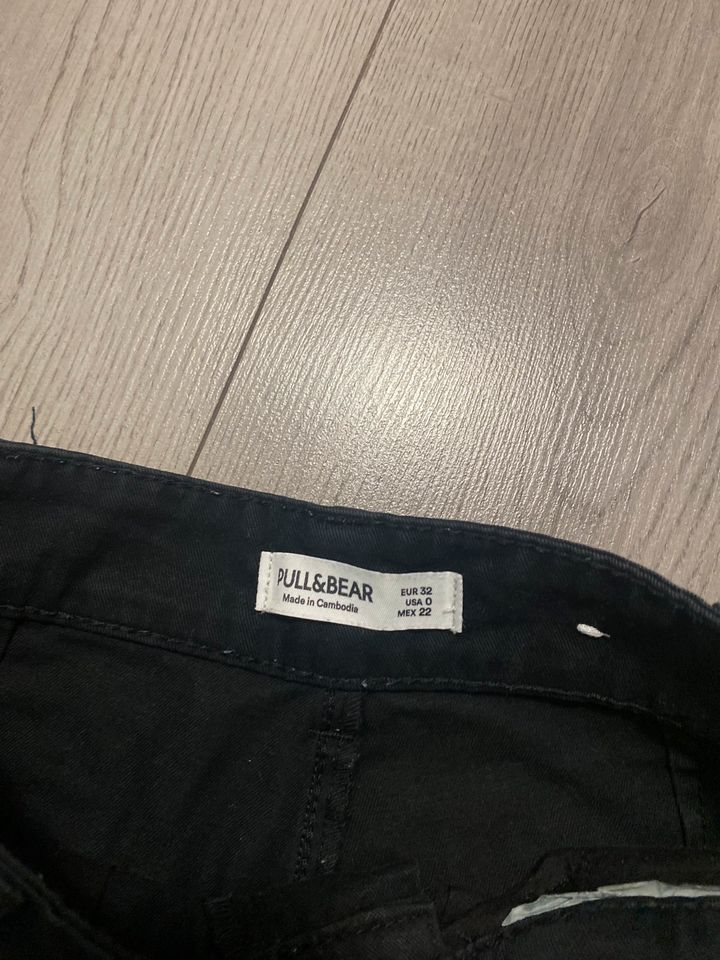 Pull & Bear Cargo Hose Damen Gr 32 in Bösel