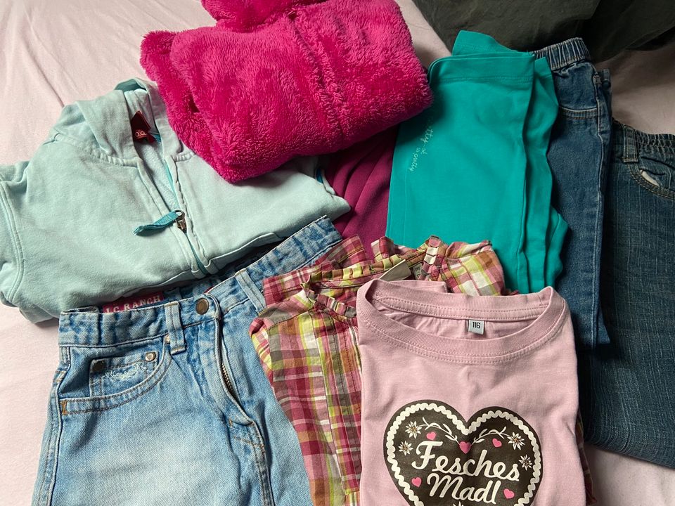 116 Paket Mädchen H&M topolino SOliver Jeans Sweat Jogging in Delmenhorst