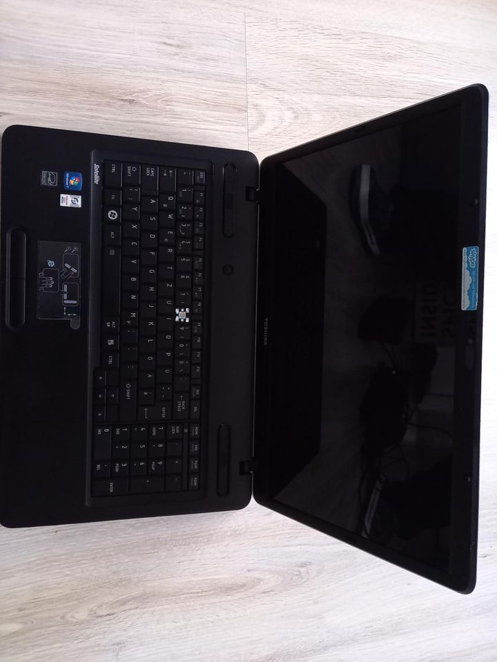 Notebook TOSHIBA SATELLITE C670D 122 Laptop Windows 7 + Boxen in Kronach