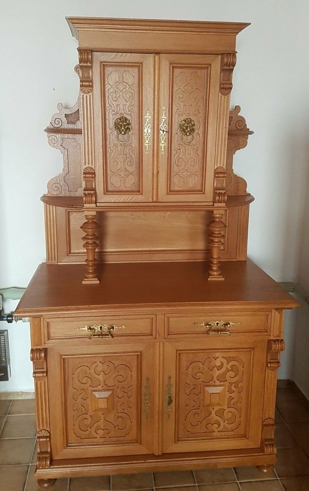 Eiche Gründerzeit Säulen Buffet um 1880 Buffet Schrank in Ehringshausen