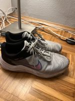Nike Schuhe Damen Gr. 42 Nordrhein-Westfalen - Moers Vorschau