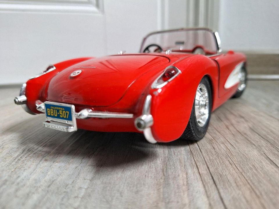 Modellauto 1:18 Chevrolet Corvette (1957) in Bernburg (Saale)