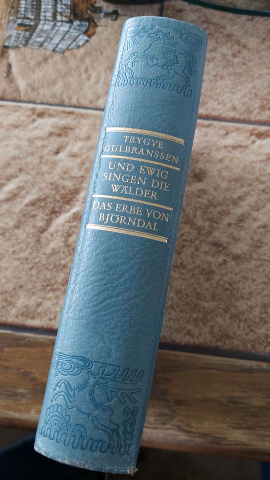 Buch "Und Ewig Singen die Wälder/Das Erbe von Björndal" in Kulmbach