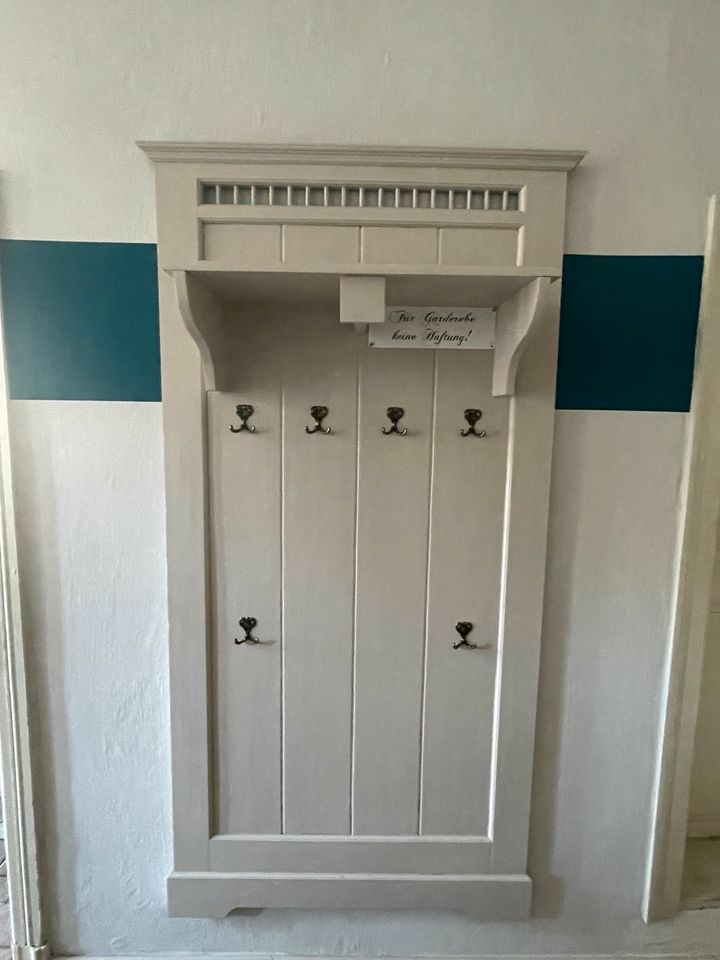 Garderobe mit Kleiderstange Vintage Massivholz in Neuruppin